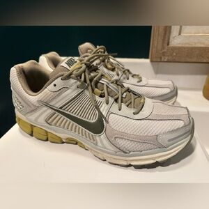 Nike Vomero 5 SP Men's Size 12 Light Bone Neutral Olive